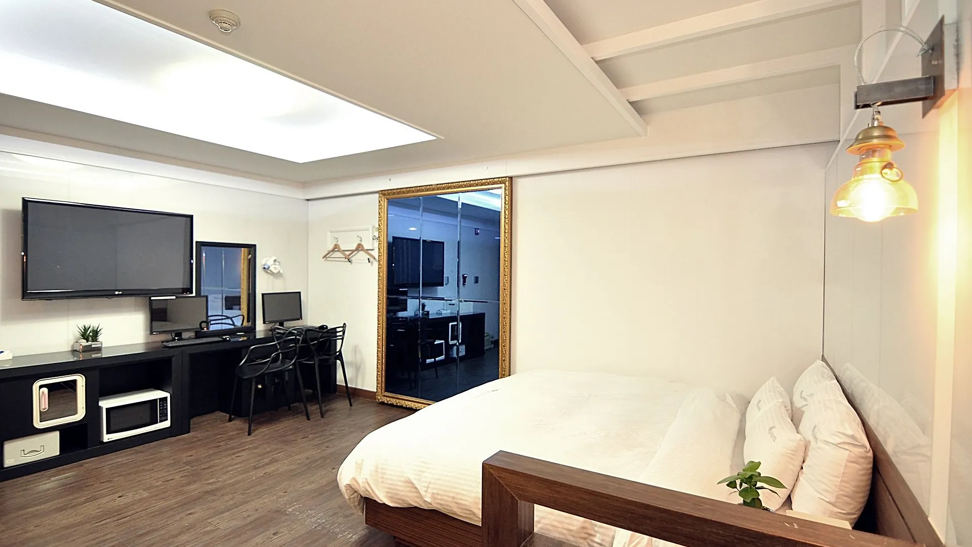 Wa Hotel Haeundae Busan 2*,