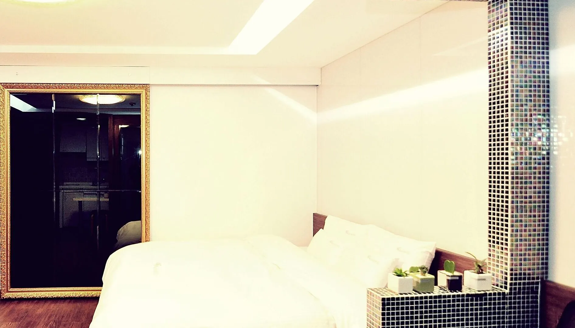 Wa Hotel Haeundae Busan 2*,  South Korea